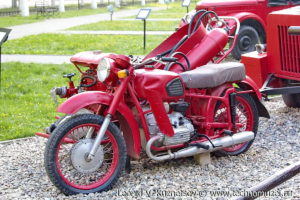Пожарный мотоцикл Днепр-157П в музее пожарной техники в Иваново