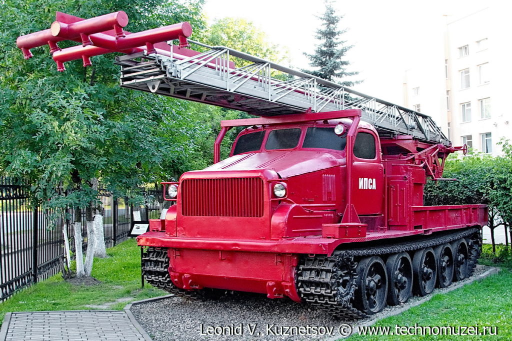 Пожарный пеноподъемник на базе БТМ-3 в музее пожарной техники в Иваново