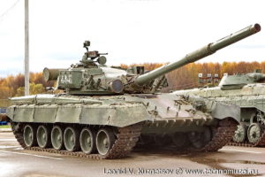 Танк Т-80 в Парке Победы в Костроме