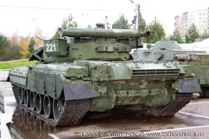 Танк Т-80УД Береза в Парке Победы в Костроме