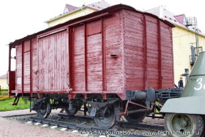 Вагон теплушка на Аллее железнодорожников в Веневе