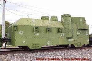 Передняя бронеплощадка бронепоезда на станции Чернь