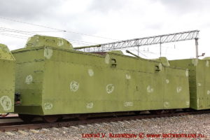 Двухорудийная бронеплощадка ПЛ-42 бронепоезда на станции Чернь