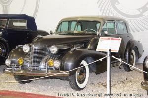 Седан Cadillac Sixty Special 1940 года в музее Московский транспорт