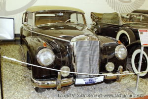 Mercedes-Benz 220S в музее Московский транспорт