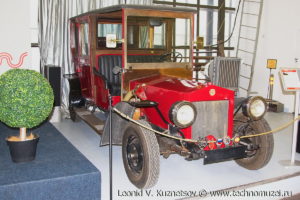 Реплика автомобиля Руссо-Балт в музее Московский транспорт