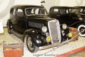 Ford V-8 1935 года в музее Московский транспорт