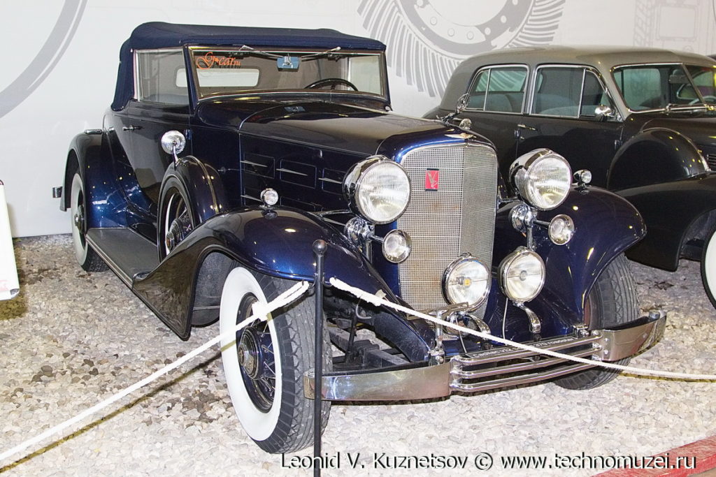 Родстер Cadillac V-12 Fleetwood в музее Московский транспорт