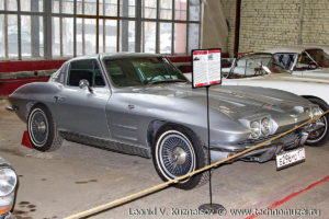Chevrolet Corvette C2 Sting Ray в музее Московский транспорт