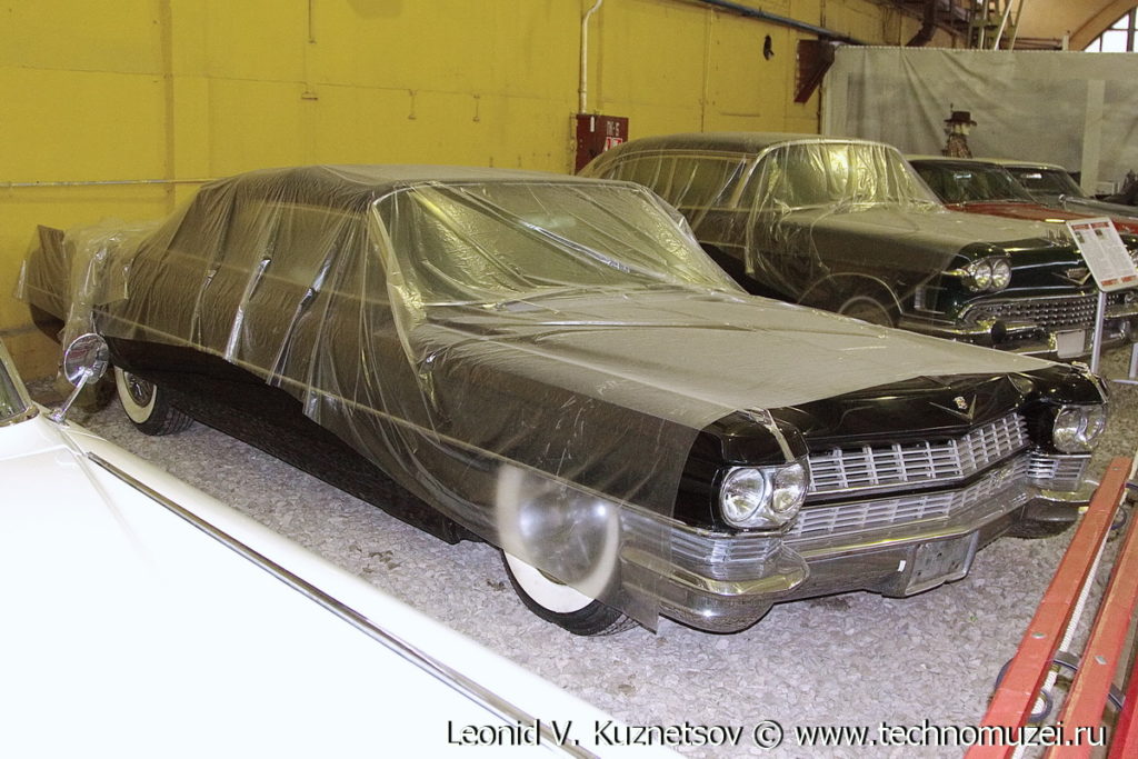 Кабриолет Cadillac Series 6200 1964 года в музее Московский транспорт