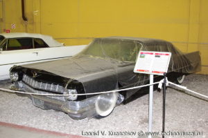 Кабриолет Cadillac Series 6200 1964 года в музее Московский транспорт