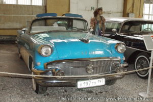 Кабриолет Buick Special Riviera 1956 года в музее Московский транспорт