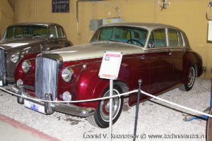 Bentley Continental S1 1955 года в музее Московский транспорт