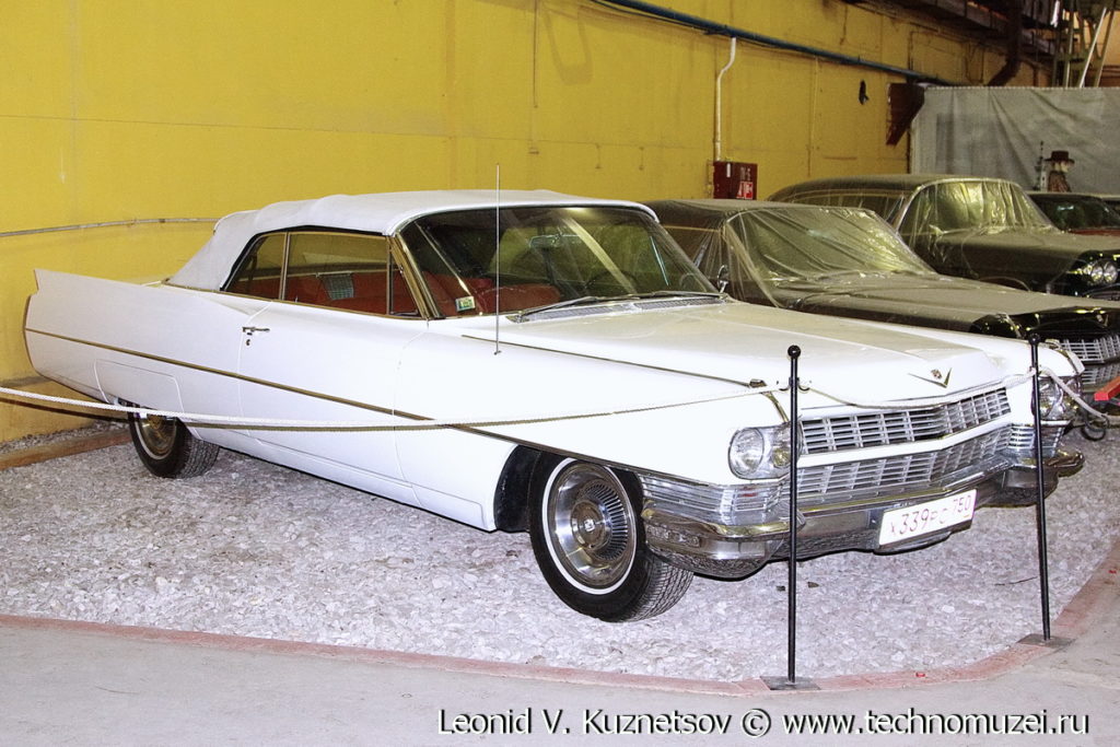 Купе Cadillac Coupe de Ville 1968 года в музее Московский транспорт
