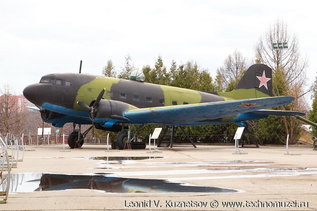 Транспортный самолет Ли-2 в Музее на Поклонной горе