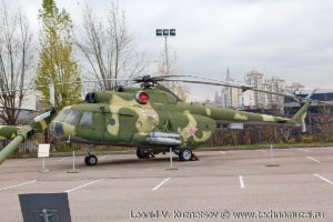 Транспортный вертолет Ми-8Т в Музее на Поклонной горе