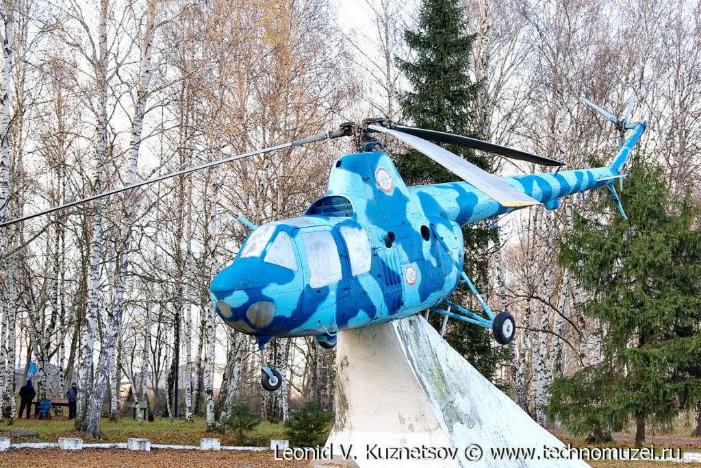 Вертолёт памятник Ми-1 в Ярославле