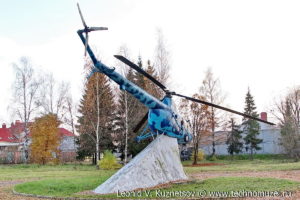 Памятник вертолёту Ми-1 в Ярославле