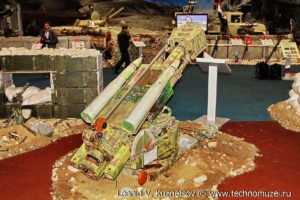 Захваченное у террористов кустарное орудие на выставке "Операция в Сирии" в парке Патриот