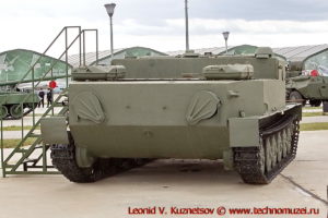 Командно-штабная машина БТР-50ПУ в парке Патриот