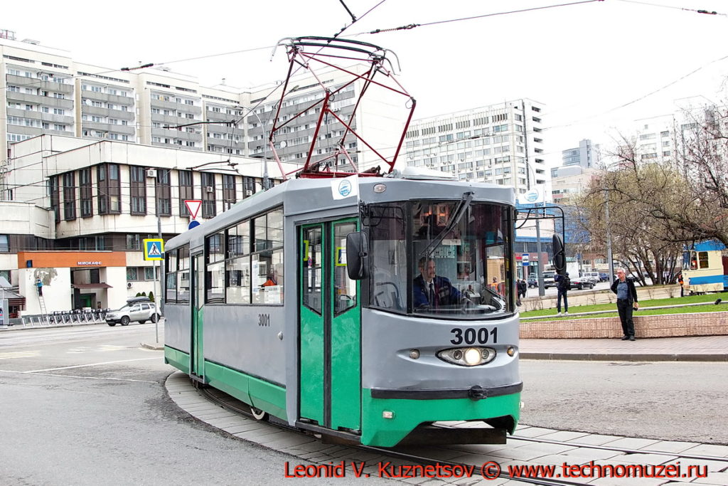 Трамвай ЛМ-2000 71-135 на параде трамваев в Москве