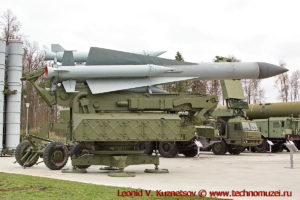 Зенитный комплекс С-200В Вега с ракетой 5В28 в парке Патриот