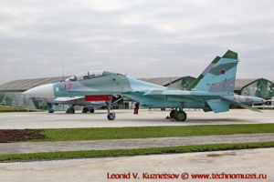 Истребитель Су-27УБ в парке Патриот