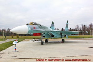 Истребитель Су-27 в парке Патриот