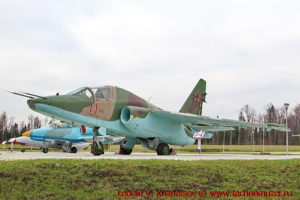 Штурмовик Су-25Т в парке Патриот