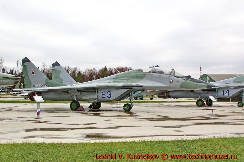 Истребитель МиГ-29УБ в парке Патриот