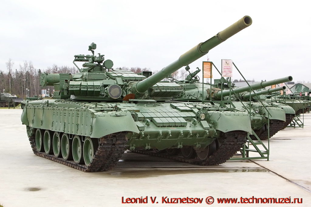 Танк Т-80БВ Объект 219РВ в парке Патриот