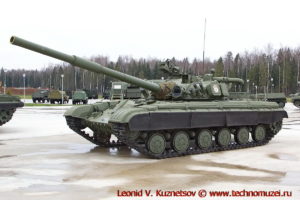 Танк Т-64Б1 в парке Патриот