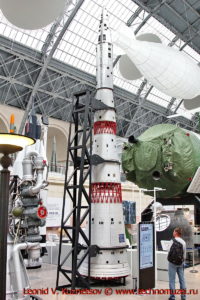 Макет ракеты-носителя Н-1 в павильоне Космос на ВДНХ
