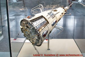 Модель спутника ИСЗ-3 в павильоне Космос на ВДНХ