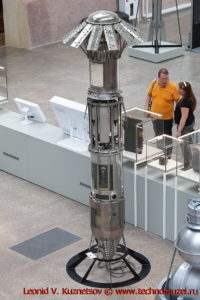 Боковой приборный контейнер ракеты В-2А в павильоне Космос на ВДНХ