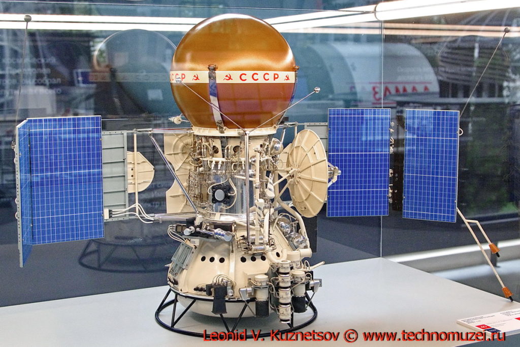 Масштабная модель станции Вега в павильоне Космос на ВДНХ