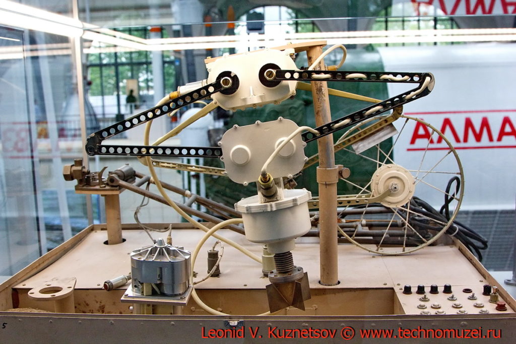 Пенетрометр для создания подвески луноходов в павильоне Космос на ВДНХ