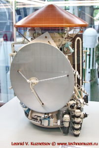 Масштабная модель станции Марс-3 в павильоне Космос на ВДНХ