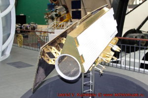 Макет спутника Метеор-М №3 в павильоне Космос на ВДНХ