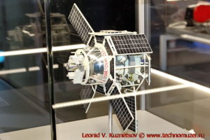 Масштабная модель спутника Интеркосмос в павильоне Космос на ВДНХ