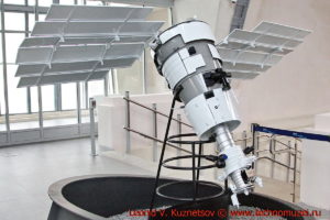 Макет спутника Ресурс-П для дистанционного зондирования Земли в павильоне Космос на ВДНХ