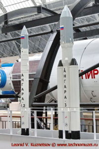 Ракеты-носители Ангара-1.2 и Ангара-3 в павильоне Космос на ВДНХ
