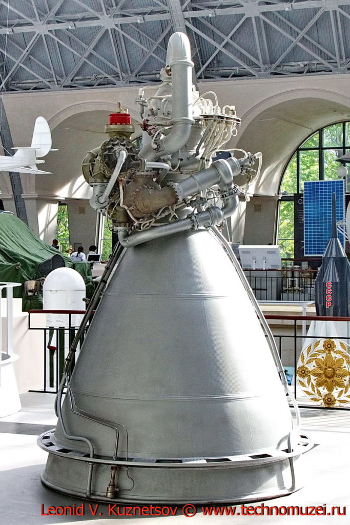 Жидкостный ракетный двигатель в павильоне Космос на ВДНХ