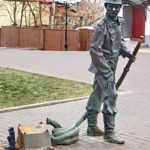 Памятник пожарному брандмейстеру во Владимире