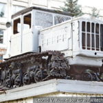Памятник трактор ДТ-54 в Галиче