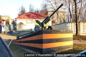 Памятник пушке ЗиС-3 в Костроме