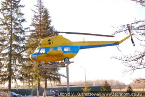 Памятник вертолет Ми-2 в Костроме