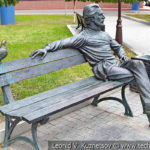 Скульптура Леонида Андреева в Литературном сквере у Орловского ГРИНН Центра