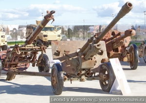 76-мм пушка ЗиС-3 на выставке сирийских трофеев в парке Патриот
