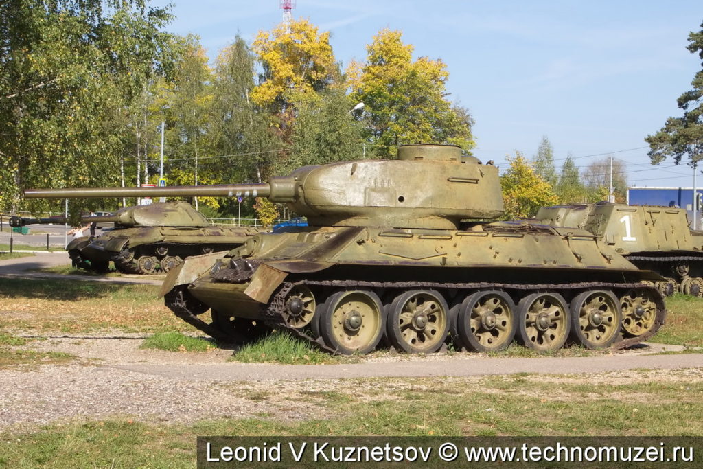 Танк Т-34-85 в Ленино-Снегиревском военно-историческом музее